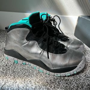Air Jordan 10 Retro Lady of Liberty